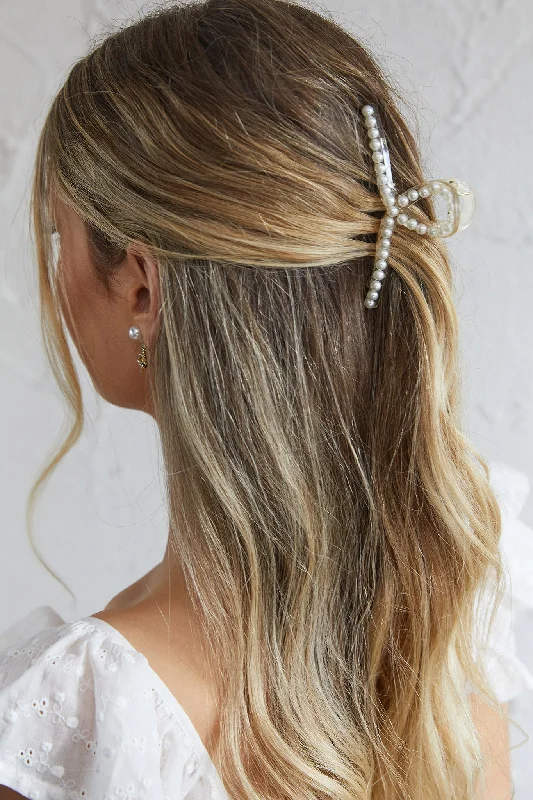 Hannah Pearl Twist Hair Clip Clear